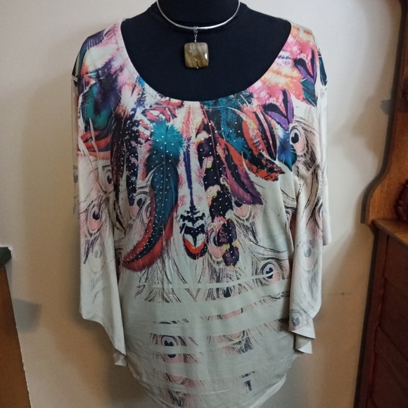 Winged arm feather pattern top 2x - Picture 7 of 7